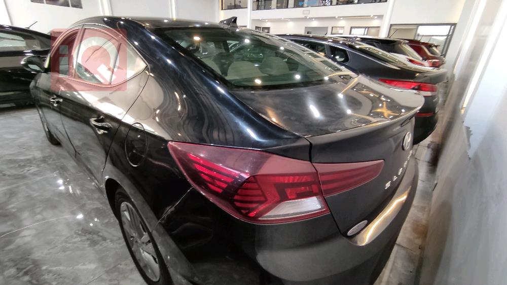 هیوندای ئەلەنترا